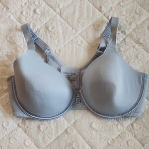 Vanity Fair Women's Light Blue Bra